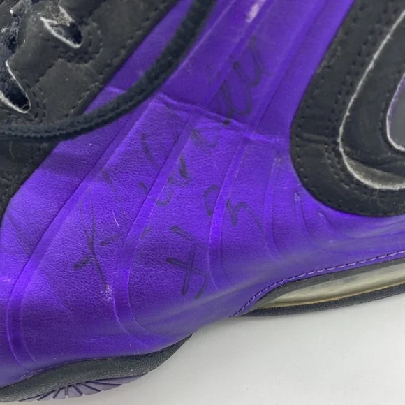 Nike Air Max Wavy eggplant signed basketball shoes